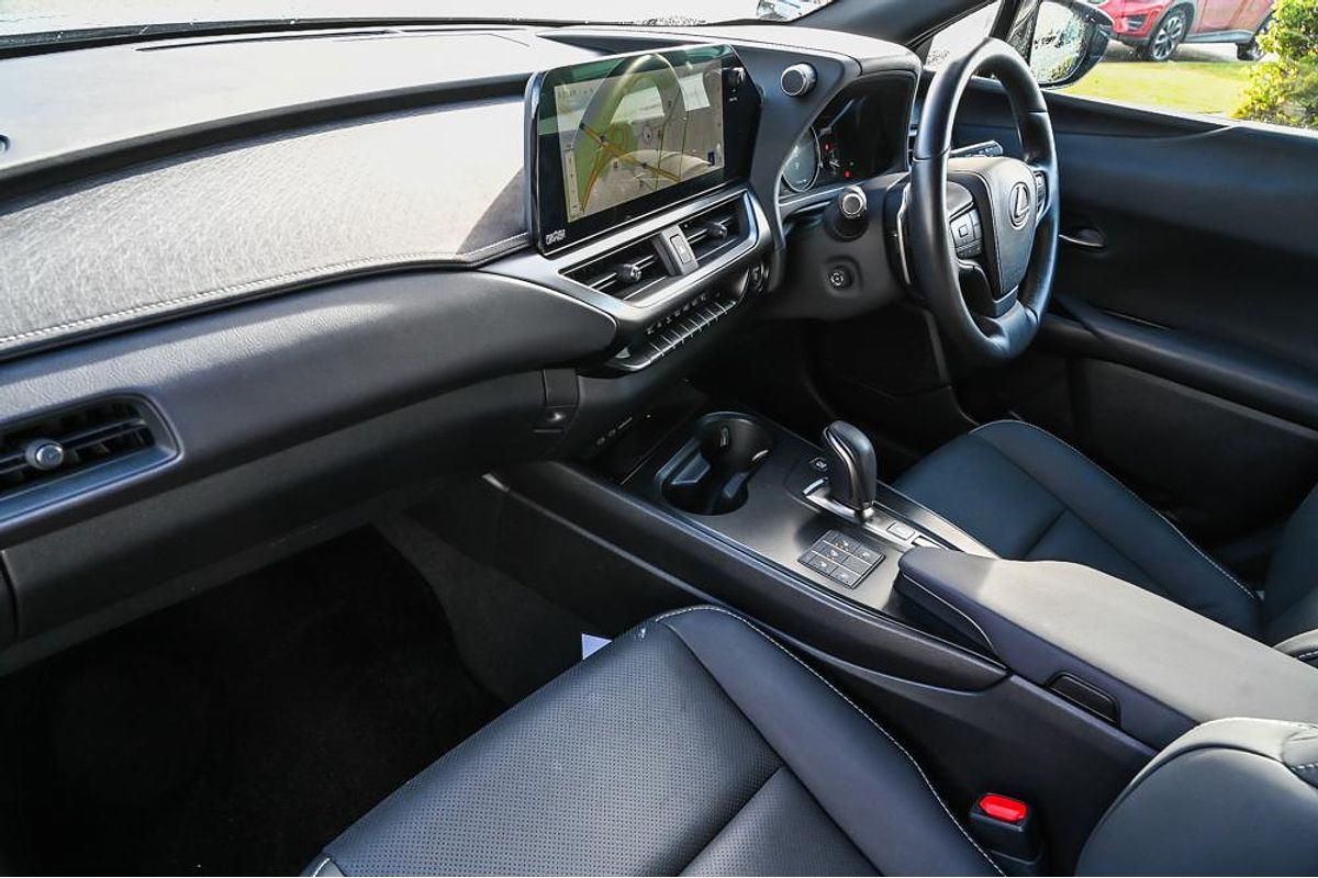 2023 Lexus UX UX300e Luxury KMA10R