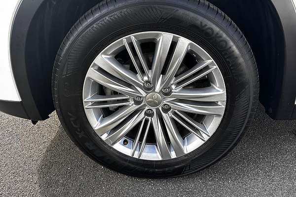 2023 Mitsubishi Outlander ES ZM