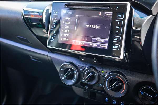 2019 Toyota Hilux SR GUN126R 4X4