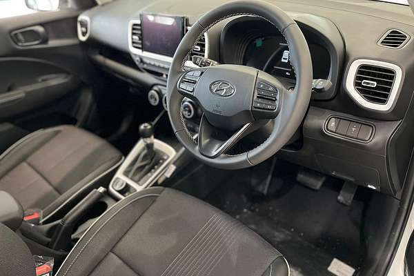 2025 Hyundai Venue Elite QX.V5