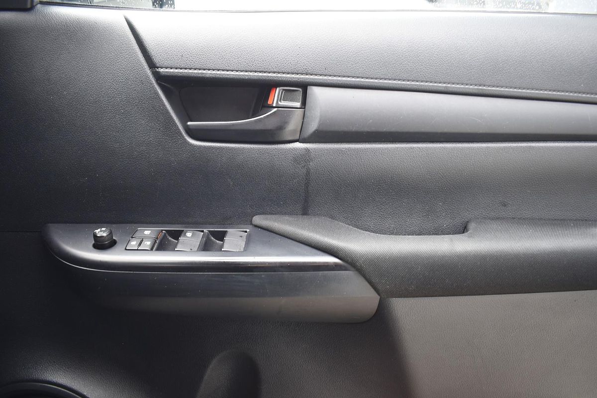 2021 Toyota Hilux SR GUN126R 4X4