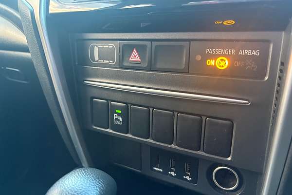 2019 Mitsubishi Triton GLX+ MR 4X4