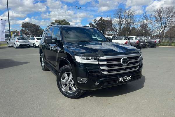 2022 Toyota Landcruiser Sahara FJA300R