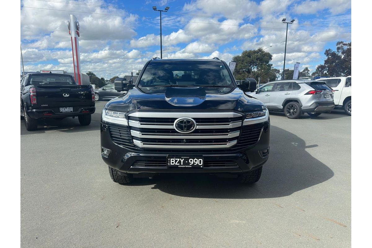 2022 Toyota Landcruiser Sahara FJA300R