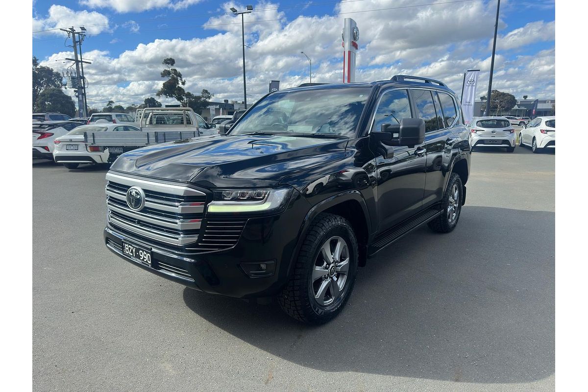 2022 Toyota Landcruiser Sahara FJA300R