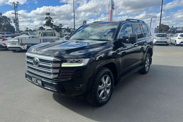 2022 Toyota Landcruiser Sahara FJA300R