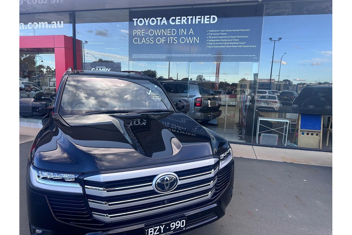 2022 Toyota Landcruiser Sahara FJA300R