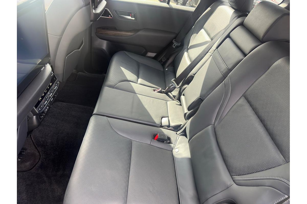 2022 Toyota Landcruiser Sahara FJA300R