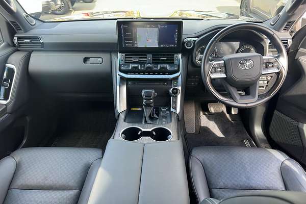 2022 Toyota Landcruiser Sahara FJA300R