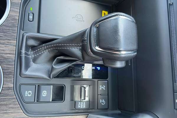 2022 Toyota Landcruiser Sahara FJA300R