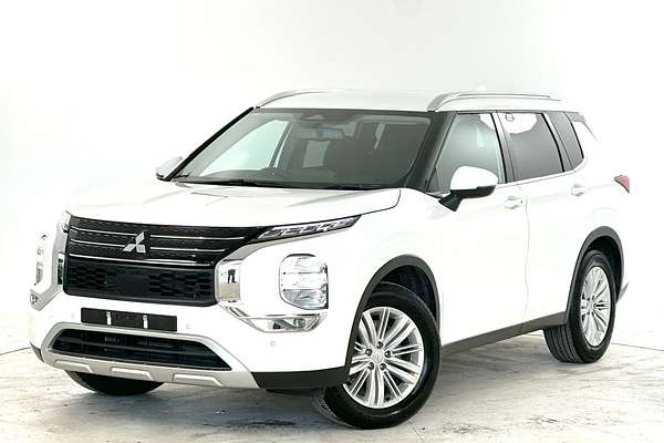 2023 Mitsubishi Outlander LS Black Edition ZM