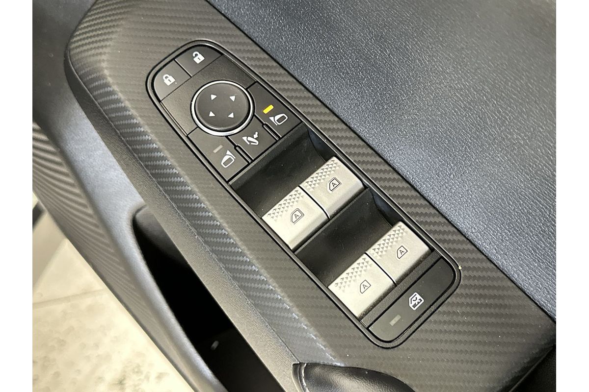 2023 Mitsubishi Outlander LS Black Edition ZM