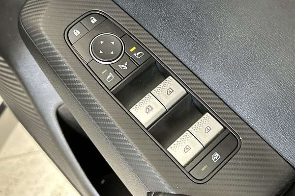 2023 Mitsubishi Outlander LS Black Edition ZM