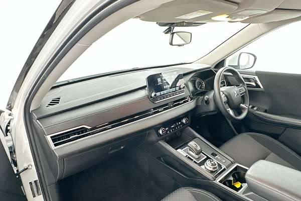 2023 Mitsubishi Outlander LS Black Edition ZM