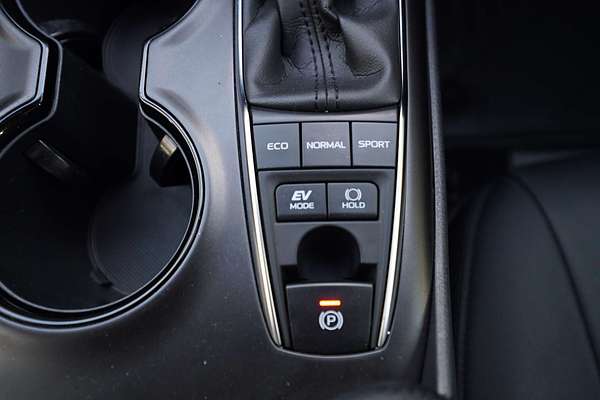 2022 Toyota Camry Ascent Sport AXVH70R