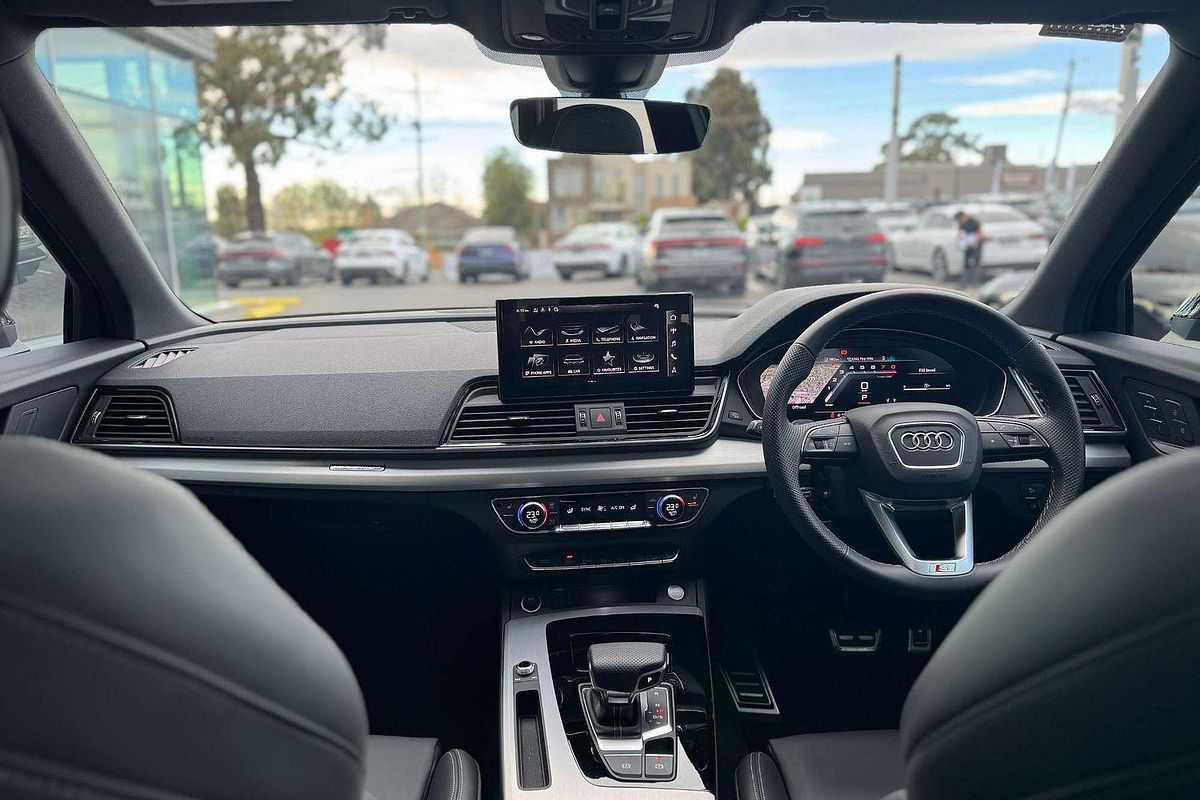 2024 Audi Q5 45 TFSI S line FY