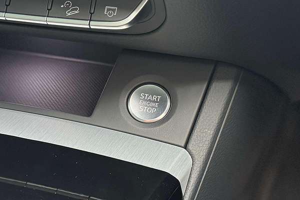 2024 Audi Q5 45 TFSI S line FY