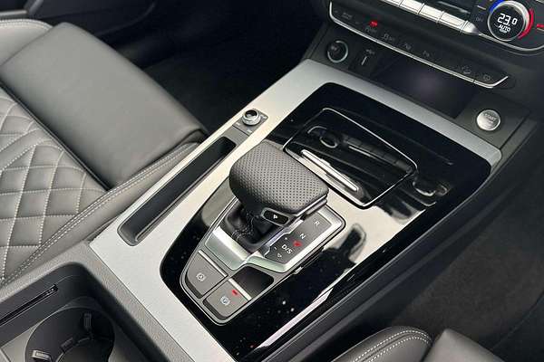 2024 Audi Q5 45 TFSI S line FY