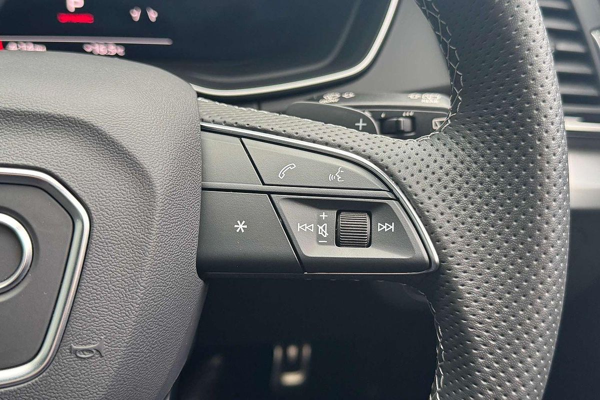 2024 Audi Q5 45 TFSI S line FY