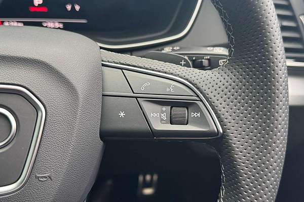 2024 Audi Q5 45 TFSI S line FY