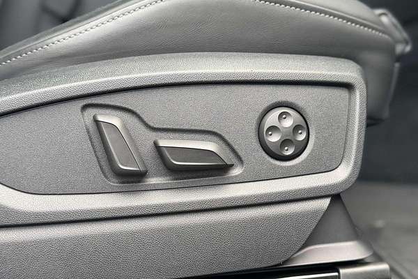 2024 Audi Q5 45 TFSI S line FY