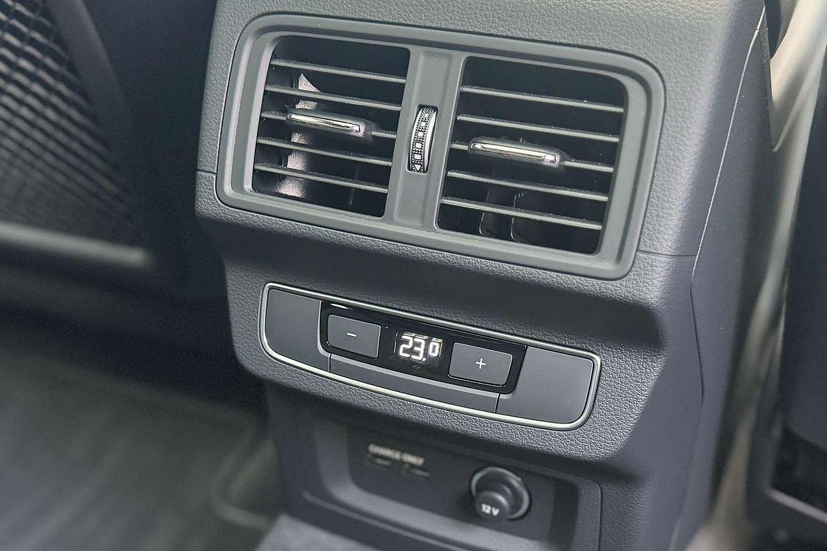 2024 Audi Q5 45 TFSI S line FY