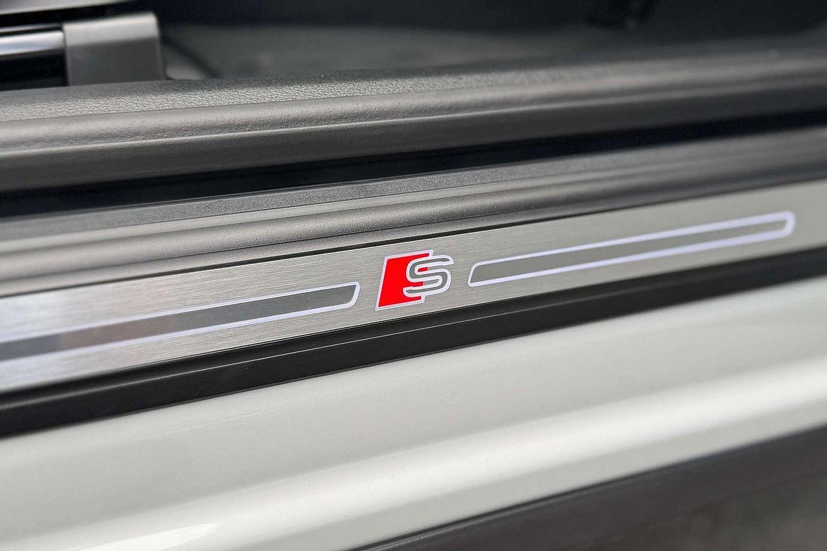 2024 Audi Q5 45 TFSI S line FY