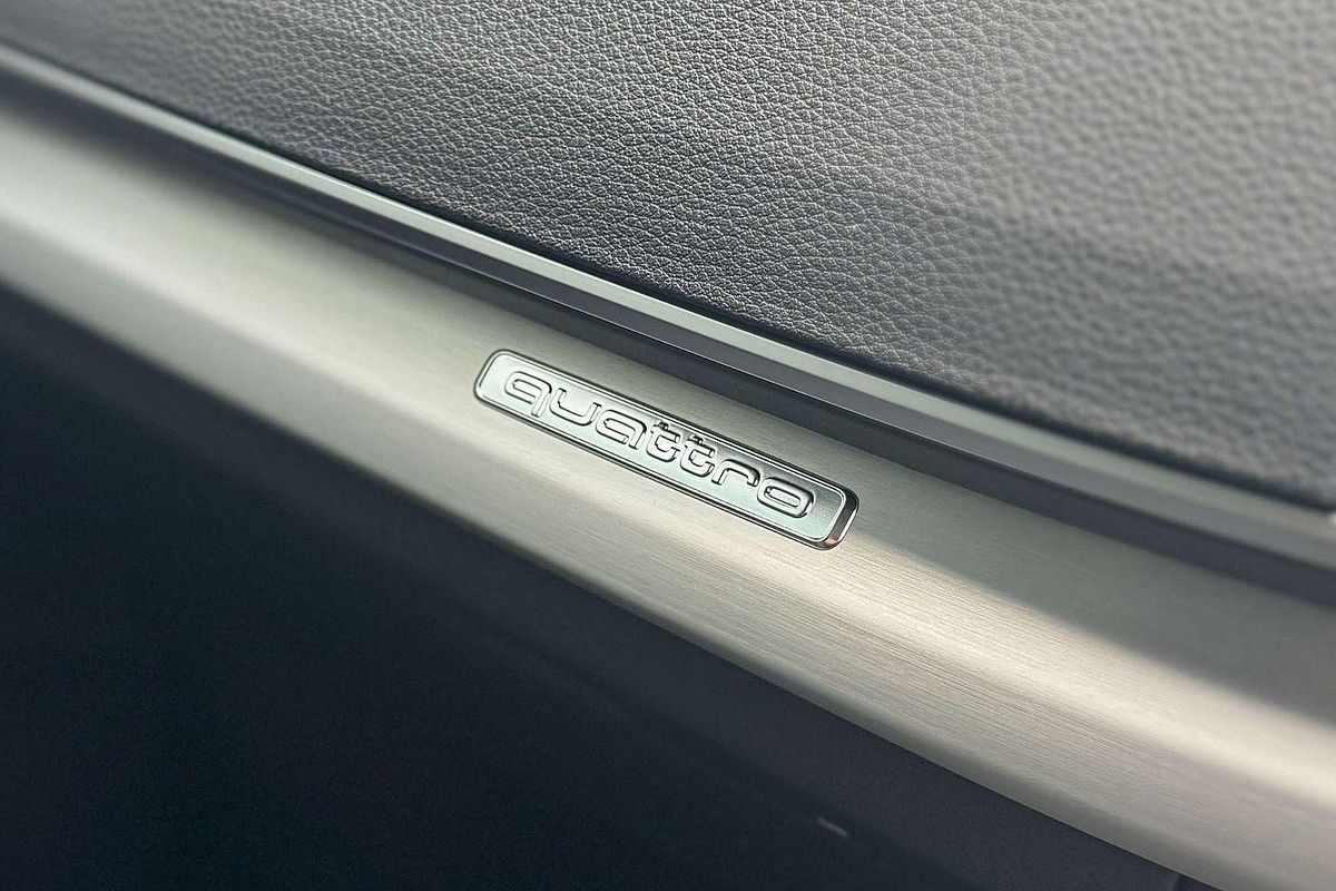 2024 Audi Q5 45 TFSI S line FY