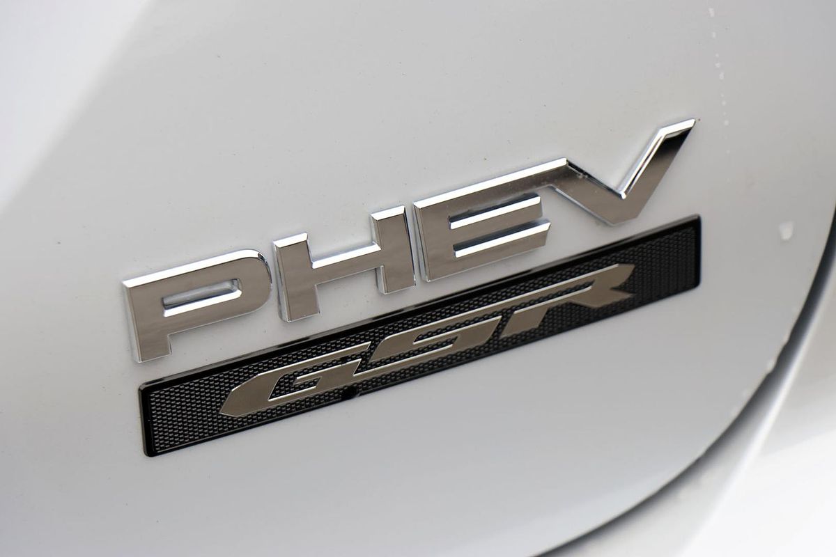 2024 Mitsubishi Outlander PHEV GSR ZM