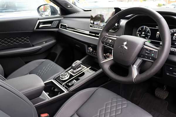 2024 Mitsubishi Outlander PHEV GSR ZM