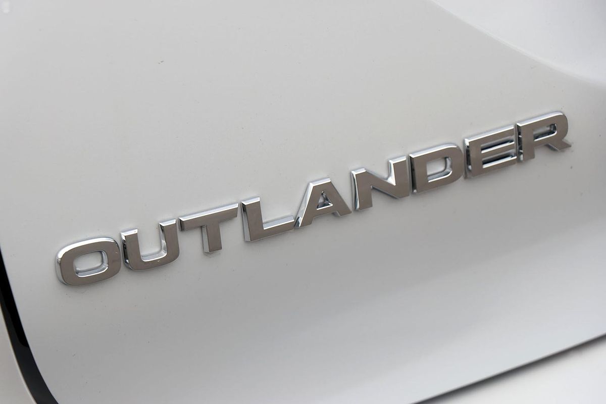 2024 Mitsubishi Outlander PHEV GSR ZM