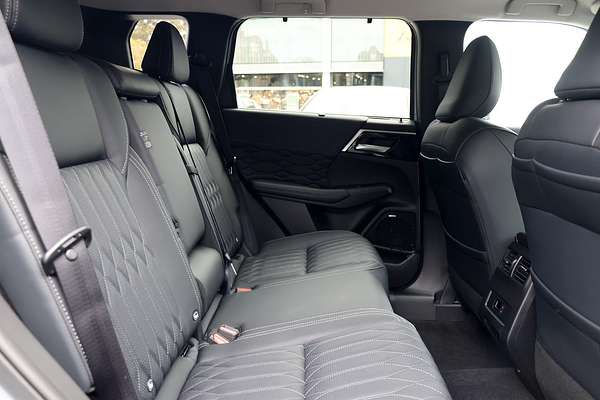 2025 Mitsubishi Outlander Exceed ZM