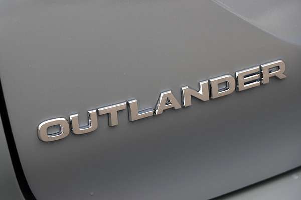 2025 Mitsubishi Outlander Exceed ZM
