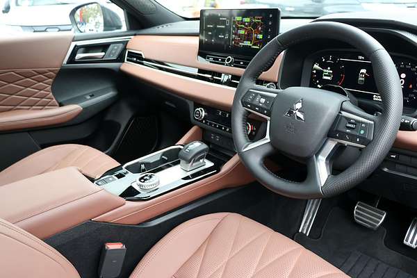 2025 Mitsubishi Outlander Exceed Tourer ZM