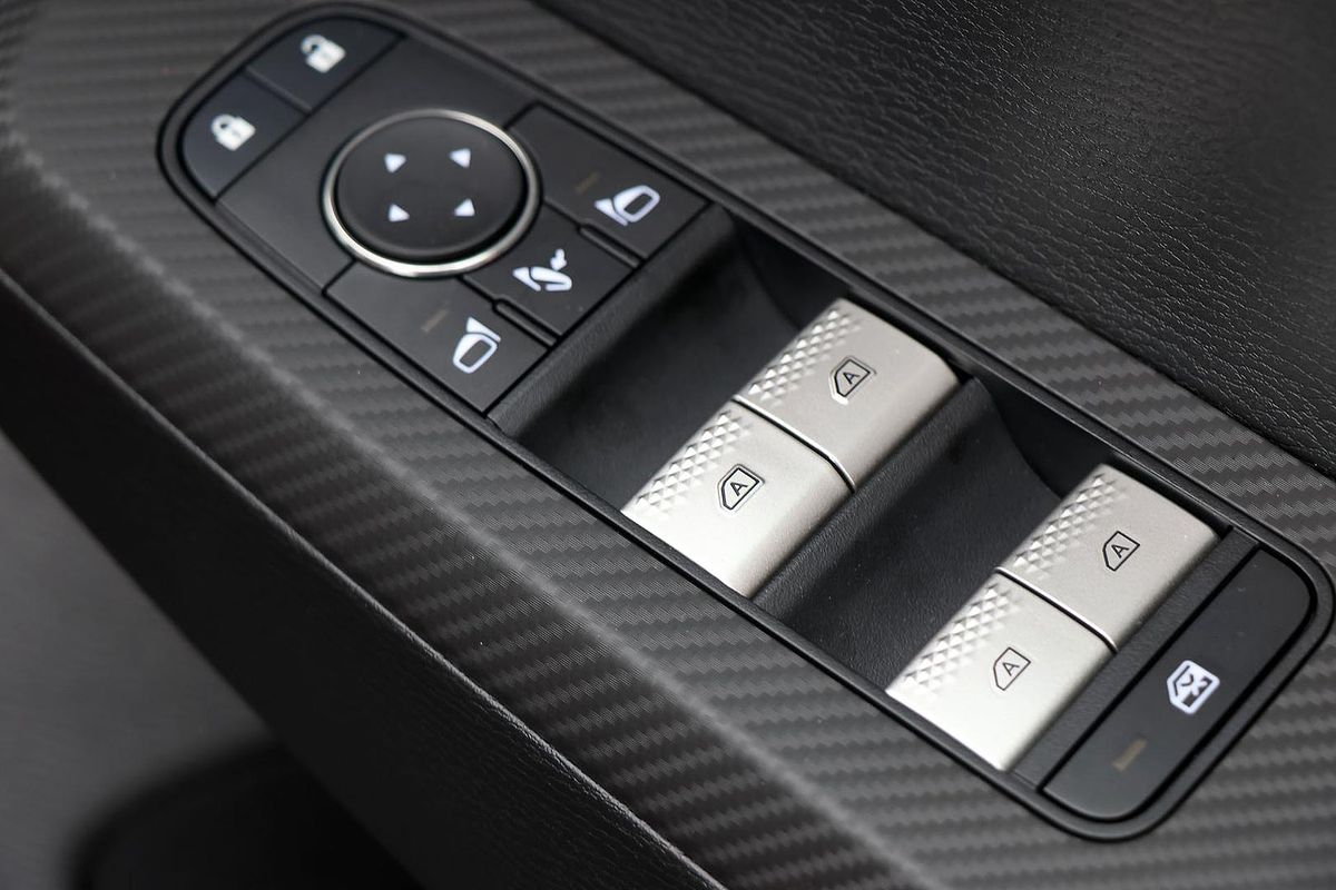 2025 Mitsubishi Outlander Exceed Tourer ZM