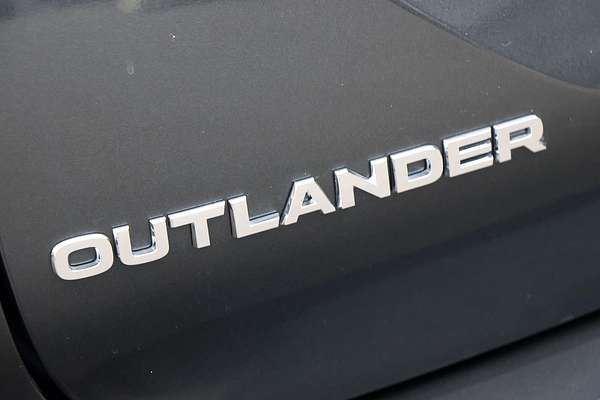 2025 Mitsubishi Outlander Exceed Tourer ZM