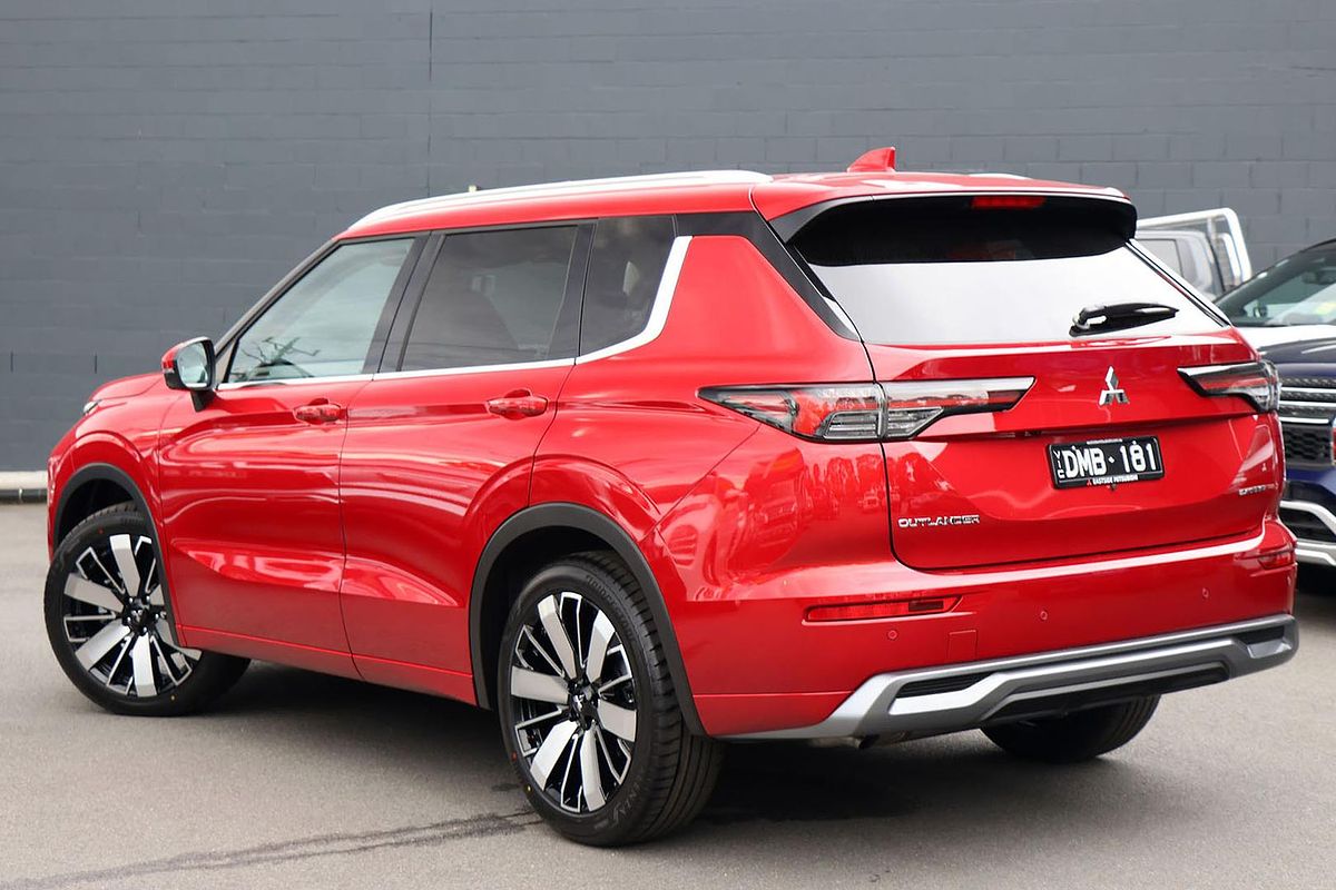 2025 Mitsubishi Outlander Exceed ZM