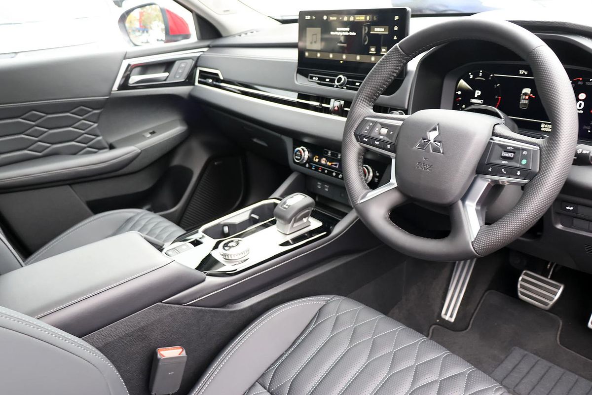 2025 Mitsubishi Outlander Exceed ZM