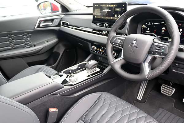 2025 Mitsubishi Outlander Exceed ZM