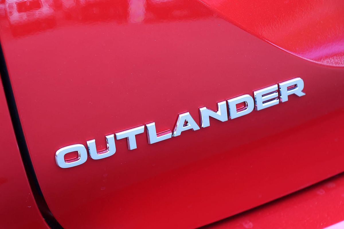 2025 Mitsubishi Outlander Exceed ZM