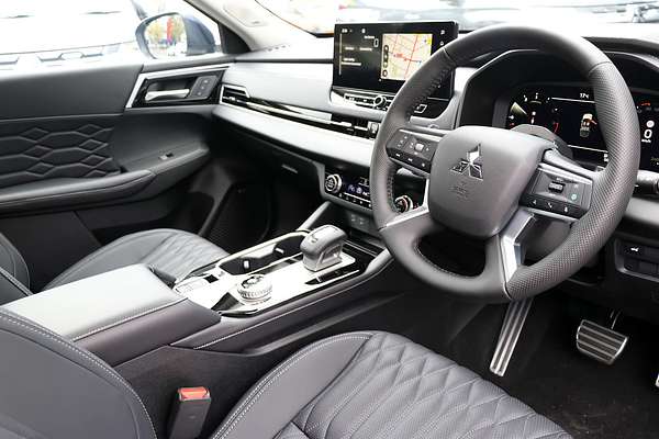2025 Mitsubishi Outlander Exceed ZM