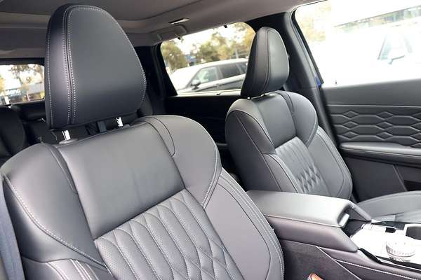 2025 Mitsubishi Outlander Exceed ZM