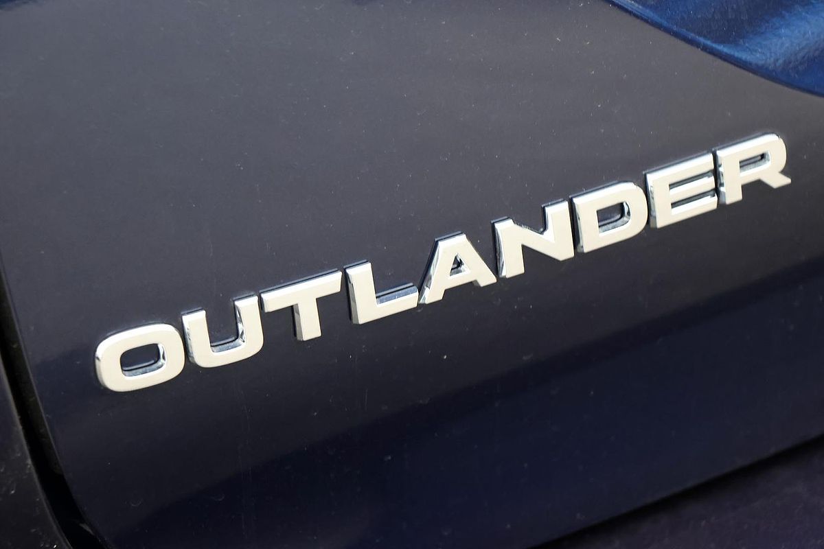 2025 Mitsubishi Outlander Exceed ZM