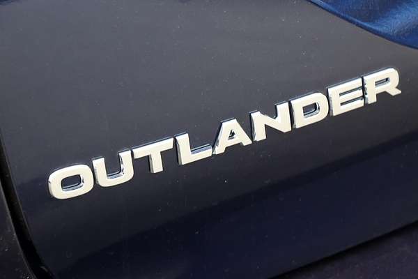 2025 Mitsubishi Outlander Exceed ZM