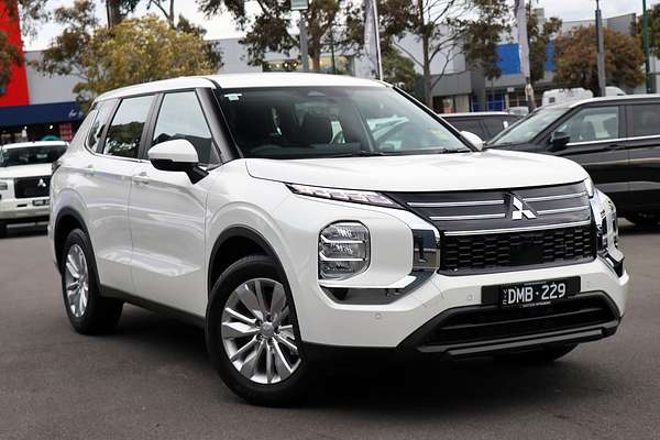 2025 Mitsubishi Outlander ES ZM