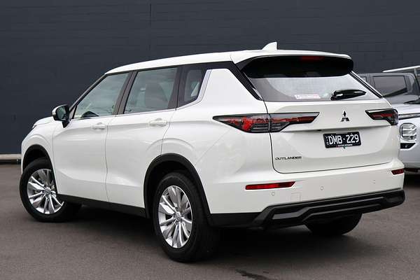 2025 Mitsubishi Outlander ES ZM