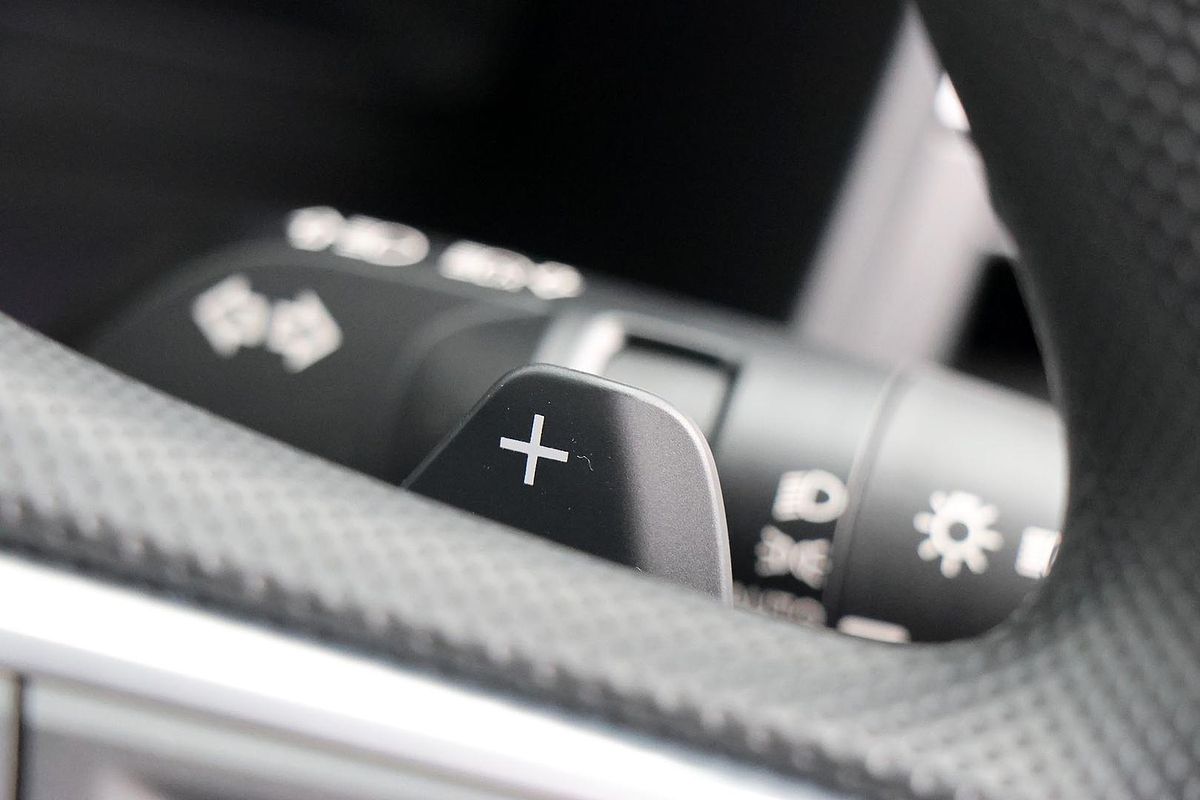2025 Mitsubishi Outlander ES ZM