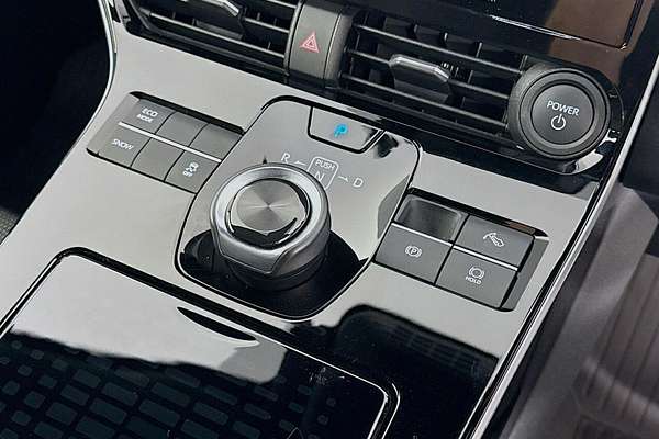 2024 Toyota bZ4X XEAM10R