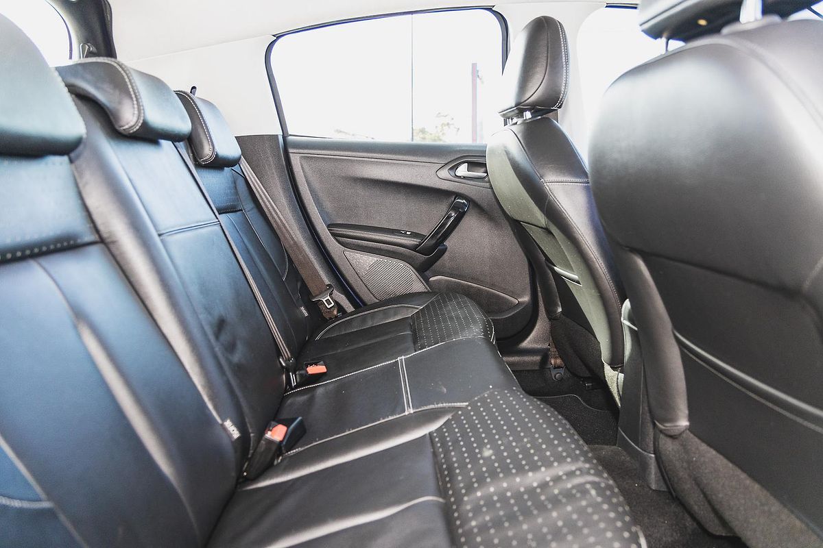 2012 Peugeot 208 Allure A9