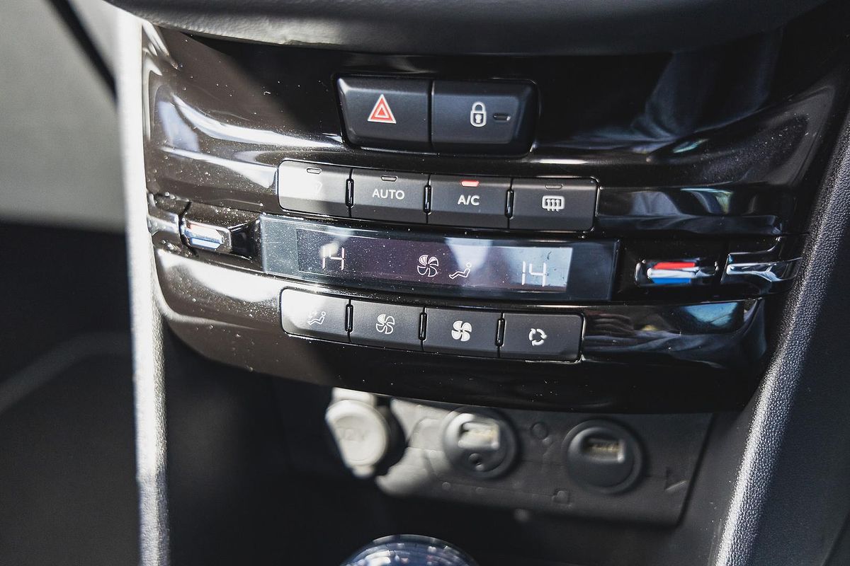 2012 Peugeot 208 Allure A9